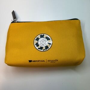 TAP AirPortugal Benamor 1925 Travel Pouch Yellow